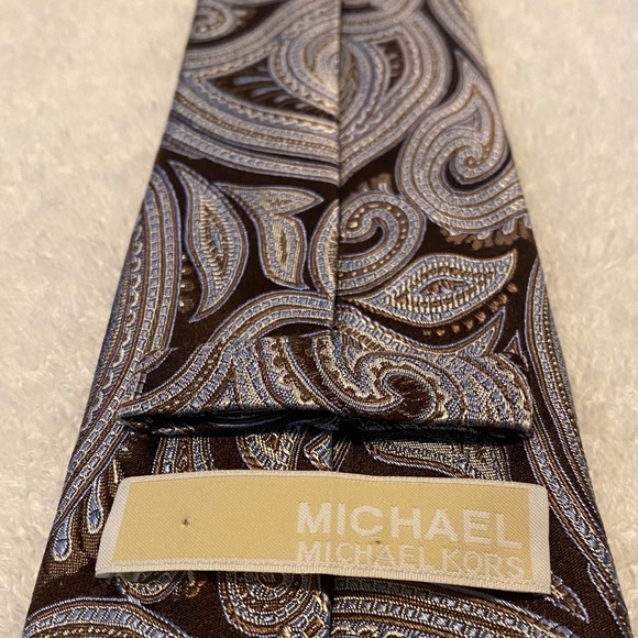 Brand New Super Stylish Tie By MICHAEL KORS - Picture 4 of 4